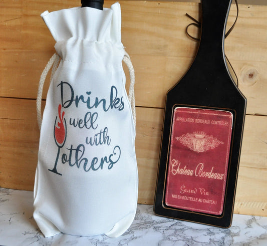 Drinks well with others Wine Bag